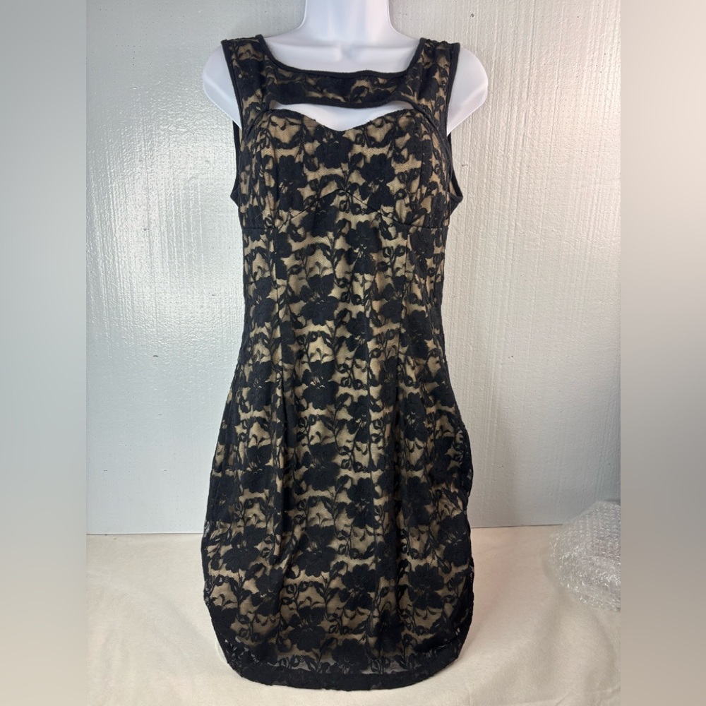 Janette L Party Date Night Sleeveless Lace Black and Cream Stretch Mini Dress